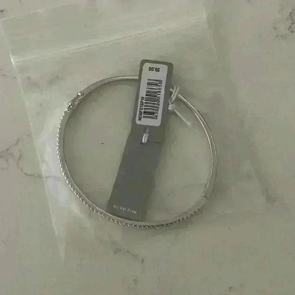 NWT Nordstrom Cubic Zirconia Bangle Bracelet - Picture 2 of 7